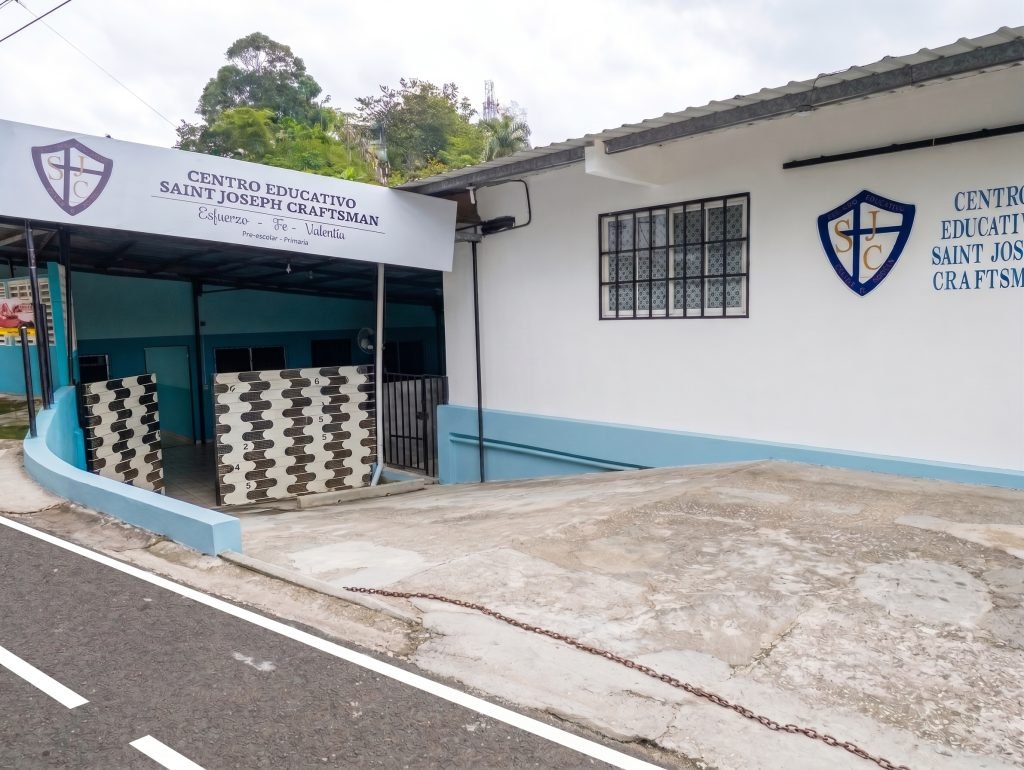 Acceso y Rampa Exterior